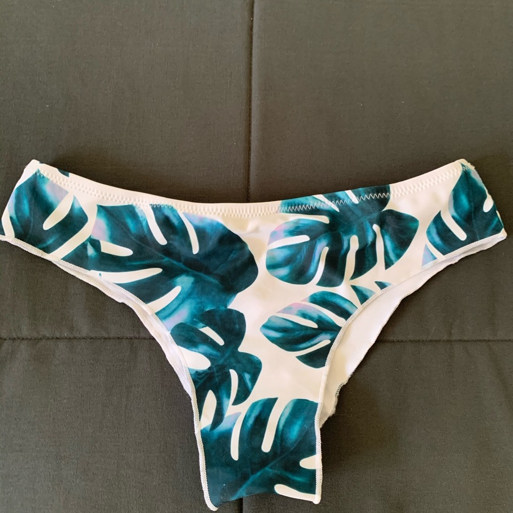Bikini bottoms